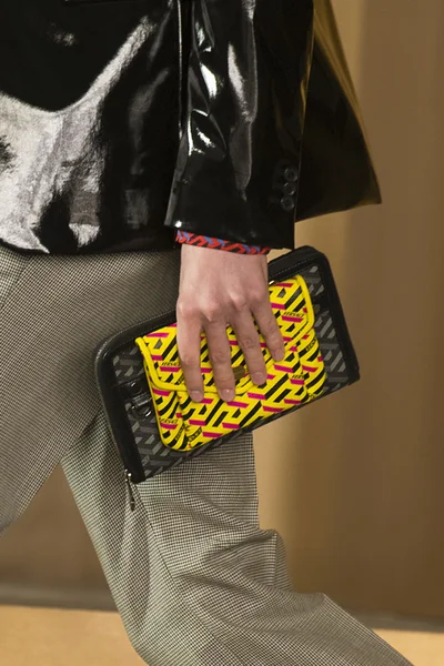 Look 40